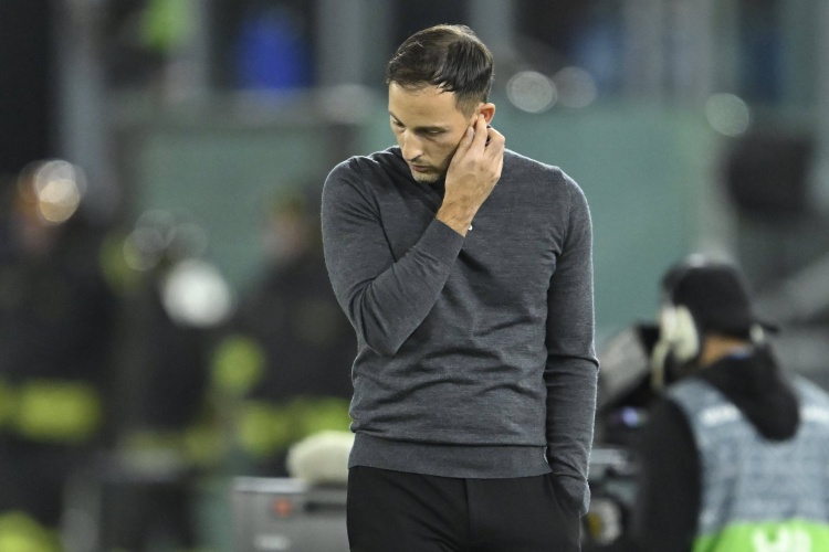 王者荣耀直播-土媒:费内巴切主帅特德斯科生病仍想现场指挥比赛,被医生劝阻